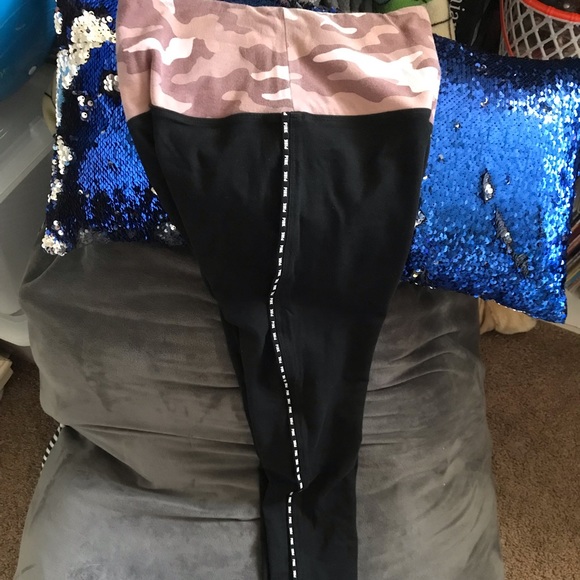 VS PiNK Yoga Leggings• XSmall• PinkMocha Camo nwot - Picture 5 of 5